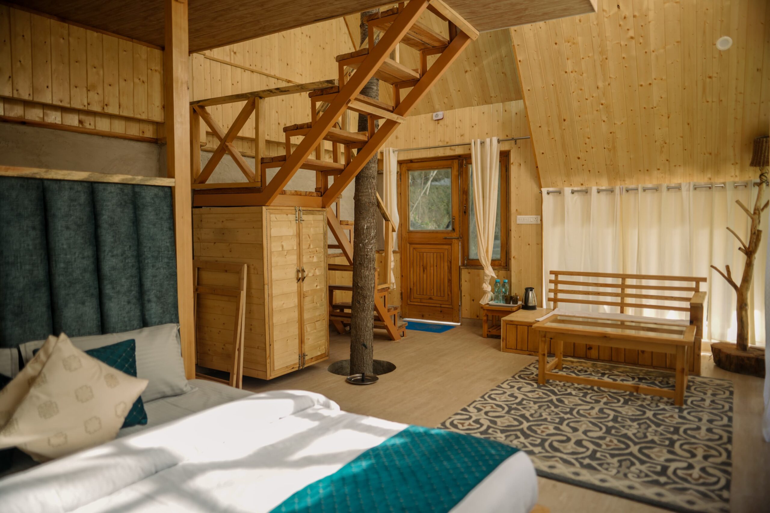 Best tree house in jibhi